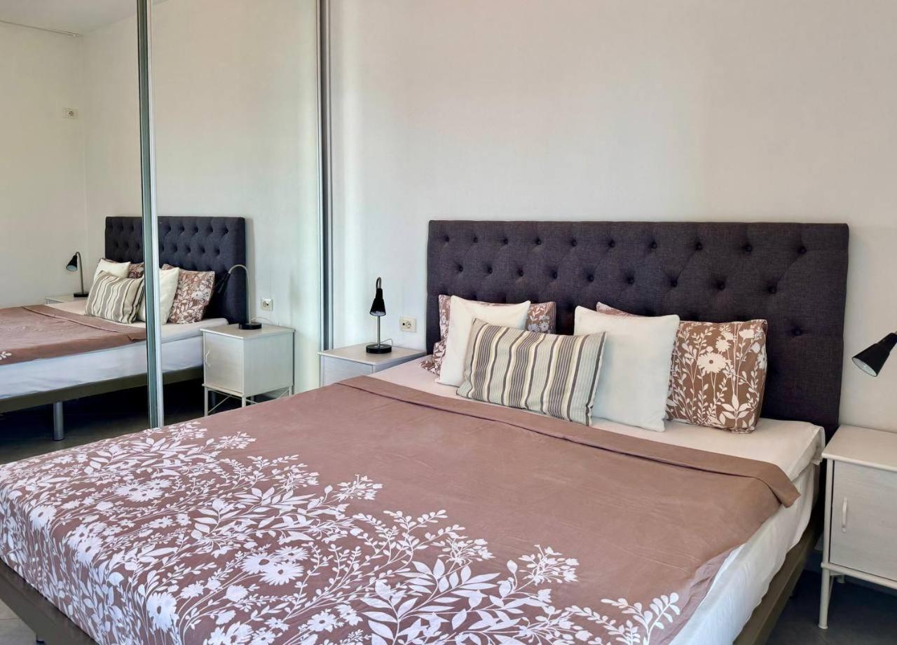 Viola Sea View Penthouse Apartment Sarande Ngoại thất bức ảnh